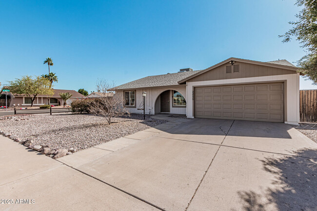 2255 W Osage Ave in Mesa, AZ - Building Photo - Building Photo