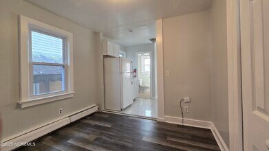 11 St Peters Pl in Keansburg, NJ - Foto de edificio - Building Photo