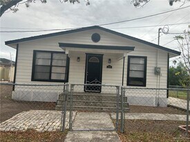 19 S 1st Ave in Edinburg, TX - Building Photo