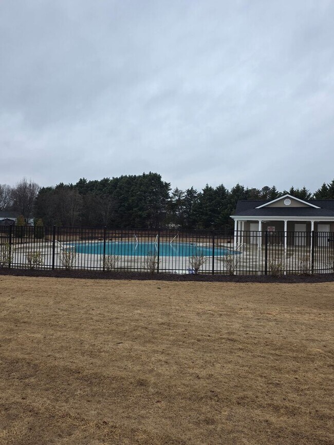 1016 Gagmon Dr in Wellford, SC - Building Photo - Building Photo