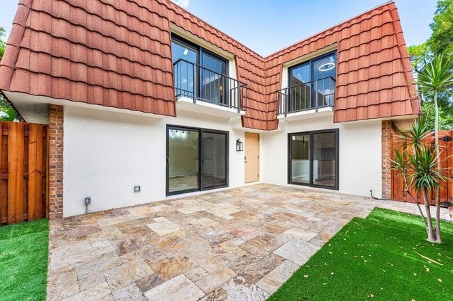 property at 3007 San Clara Dr