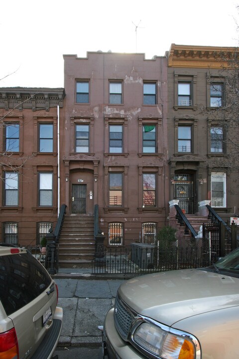 670A Greene Ave in Brooklyn, NY - Building Photo