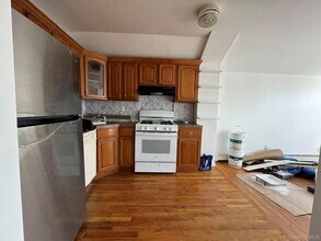 45-55-55 162nd St in New York, NY - Building Photo - Building Photo