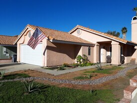 39651 Knollridge Dr in Temecula, CA - Building Photo