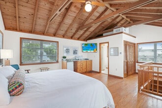 53 Barry Ave in Summerland Key, FL - Building Photo - Building Photo