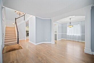 16044 SE Flavel Dr in Portland, OR - Building Photo - Building Photo