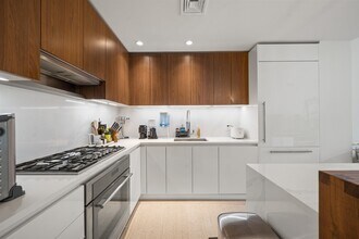 1000 Maxwell Ln in Hoboken, NJ - Building Photo - Building Photo