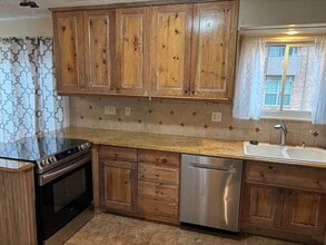 1233 Willow Bend Cir in Colorado Springs, CO - Building Photo - Building Photo