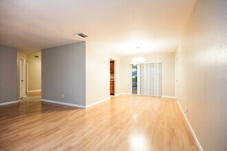 923 SE 19th St in Cape Coral, FL - Building Photo - Building Photo