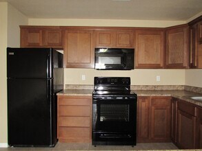 173 Lyle Curtis Cir in Waynesville, MO - Building Photo - Building Photo