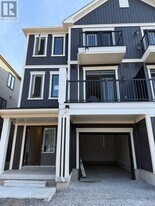 66 Pogie Dr in Welland, ON - Building Photo