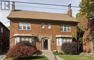 470 Oriole Pkwy in Toronto, ON - Building Photo