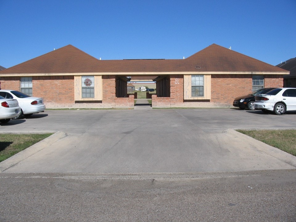 414 Date Palm in Donna, TX - Building Photo