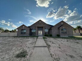 302 Echo Valley Dr in Del Rio, TX - Building Photo