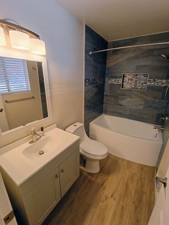 19088 Tule Way in Lake Elsinore, CA - Building Photo
