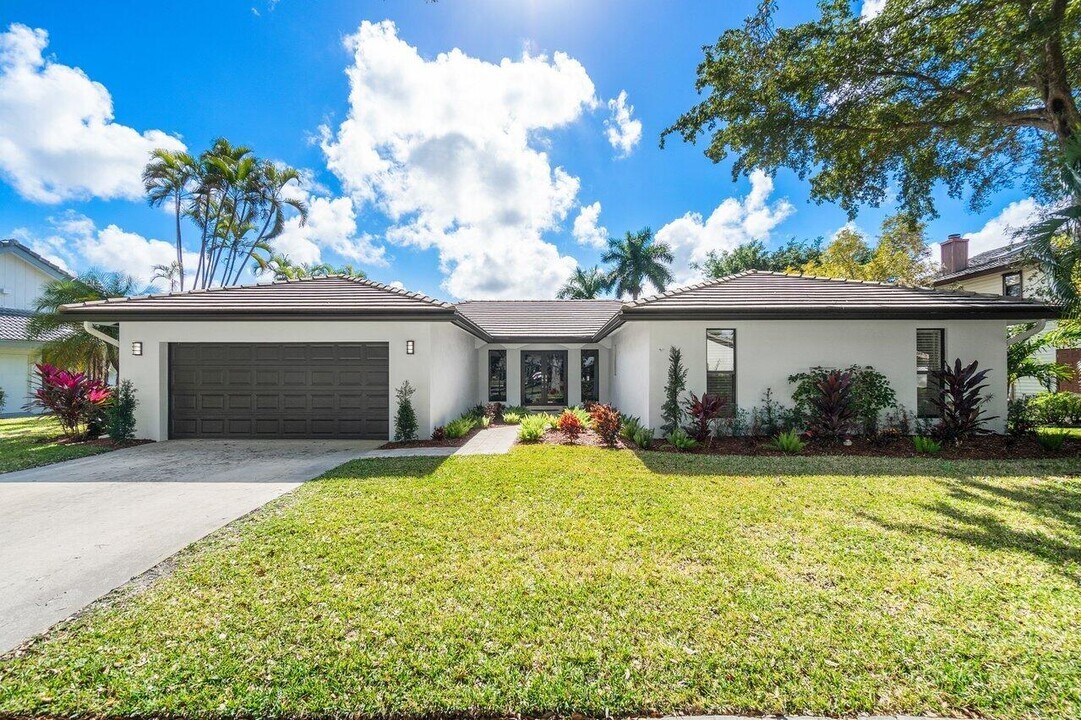 3432 Pine Haven Cir in Boca Raton, FL - Building Photo