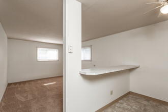 Westwood Apartments in Council Bluffs, IA - Foto de edificio - Interior Photo