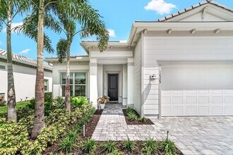 12325 Frontline Ln in Palm Beach Gardens, FL - Foto de edificio - Building Photo