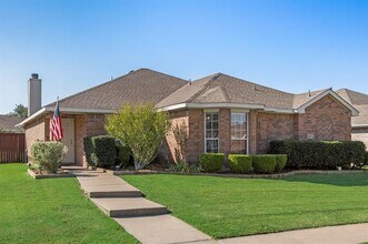 2271 Fieldcrest Dr in Rockwall, TX - Building Photo - Building Photo