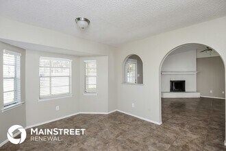 8805 Main St in North Richland Hills, TX - Foto de edificio - Building Photo