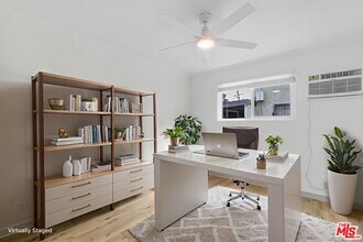 4916 Hazeltine Ave in Los Angeles, CA - Building Photo - Building Photo