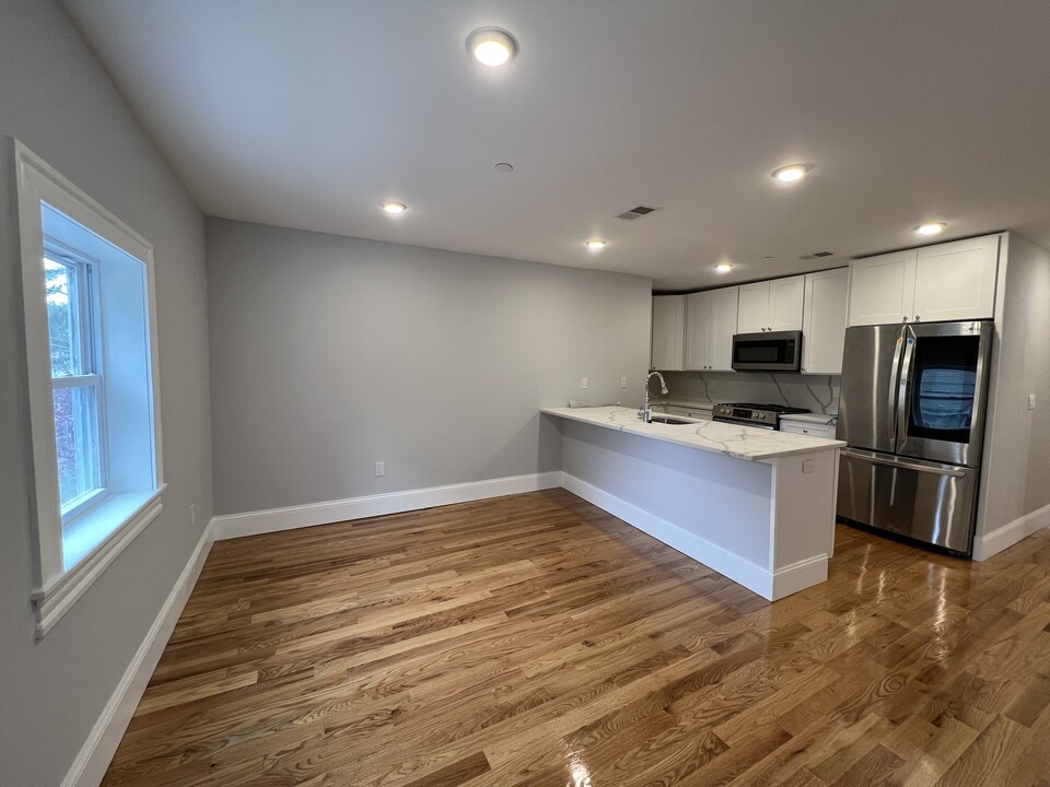 158 Morrison Ave, Unit 2 in Somerville, MA - Building Photo