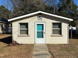 206 Grady St in Fayetteville, NC - Building Photo