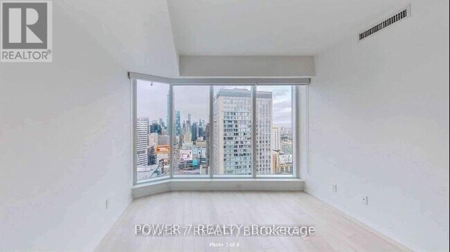 197 Yonge St in Toronto, ON - Building Photo - Building Photo