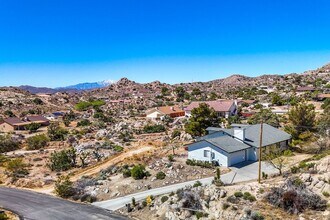 5816 Buena Suerte Rd in Yucca Valley, CA - Building Photo - Building Photo