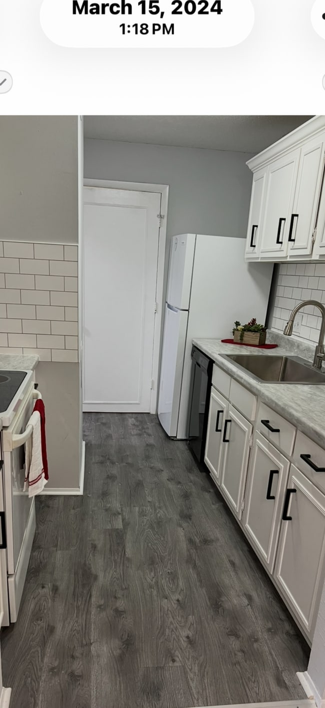 5026 Sardis Rd, Unit Essex condos in Charlotte, NC - Building Photo - Building Photo