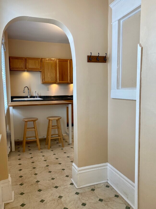 972 Iglehart Ave, Unit #1