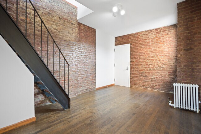 410 E 13th St in New York, NY - Foto de edificio - Building Photo