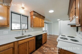687 S Racine St in Aurora, CO - Building Photo - Building Photo