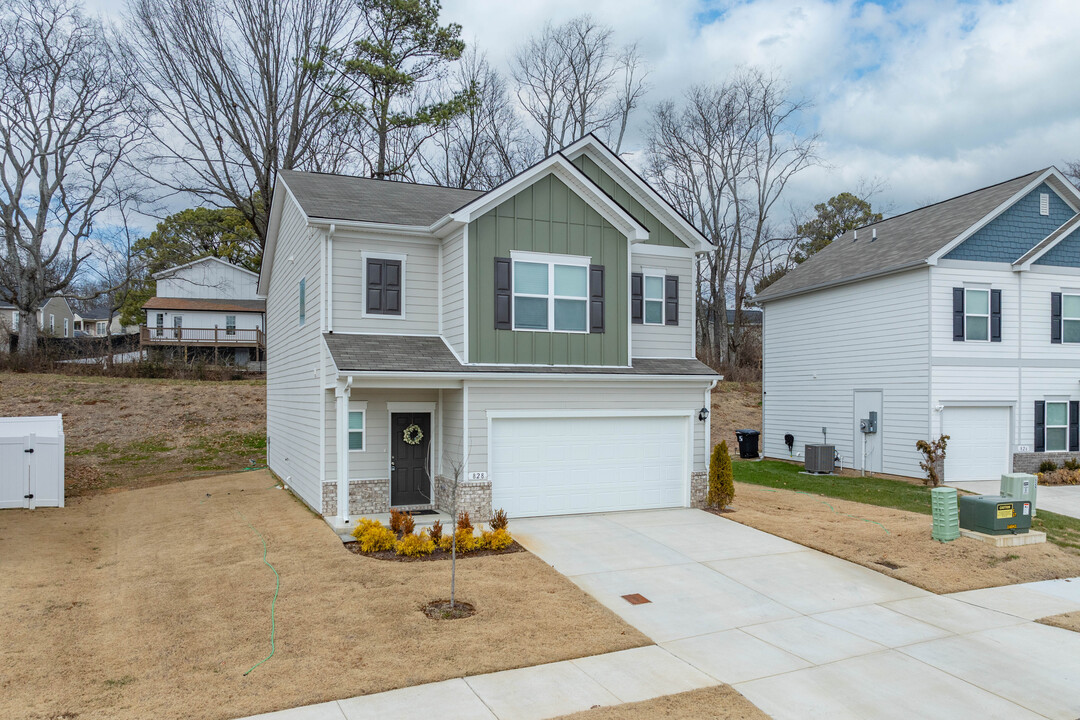 Baker Creek in Columbia, TN - Building Photo