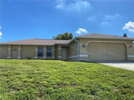 1301 NE 12th Pl in Cape Coral, FL - Building Photo