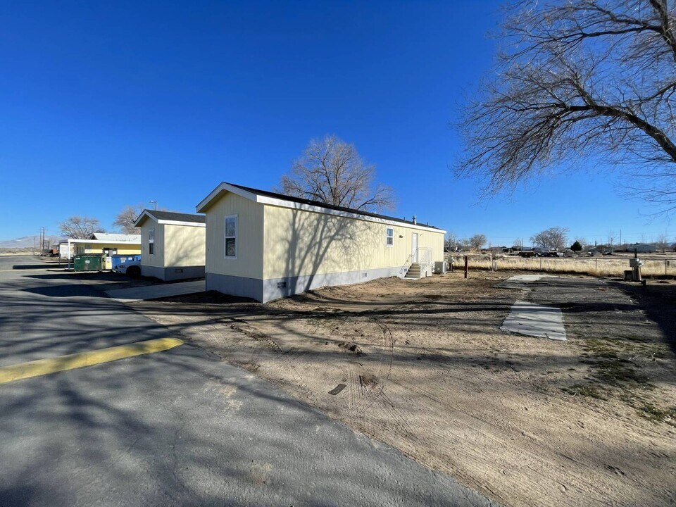 740-990-990 Arroyo Dr in Herlong, CA - Building Photo