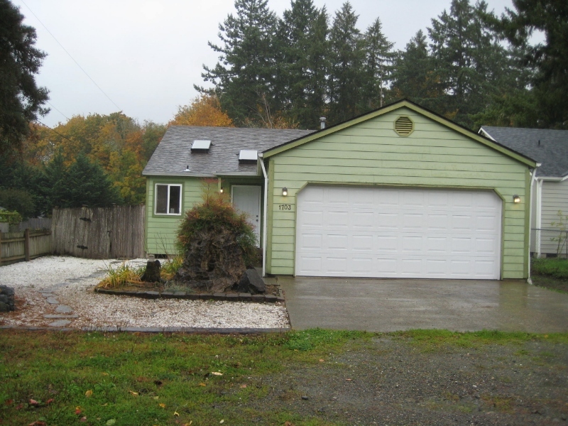 1703 Quince St NE in Olympia, WA - Building Photo