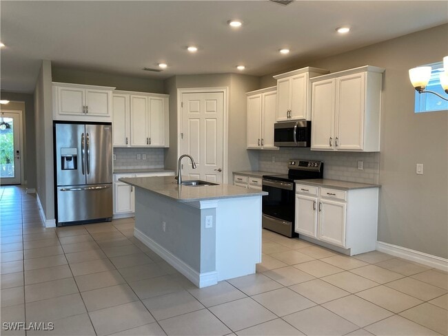 16729 Siesta Drum Wy in Bonita Springs, FL - Building Photo - Building Photo