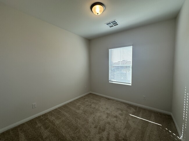 91 Sonata Dawn Ave in Henderson, NV - Building Photo - Building Photo