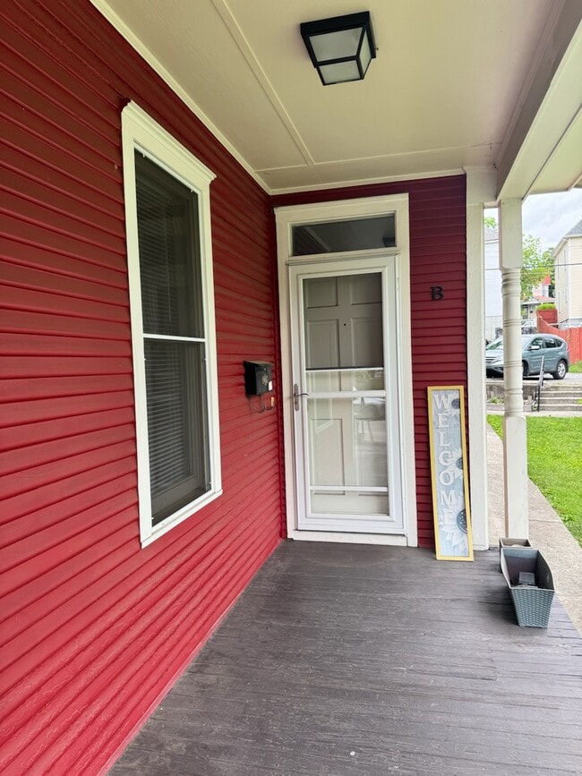 911 Campbell Ave SW, Unit B in Roanoke, VA - Building Photo - Building Photo