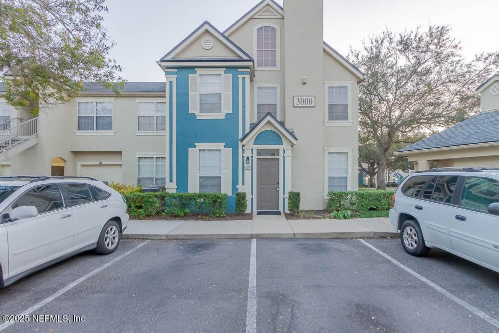 13703 Richmond Park Dr N in Jacksonville, FL - Building Photo