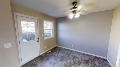 9612-990A 90a St in Grande Prairie, AB - Building Photo - Building Photo