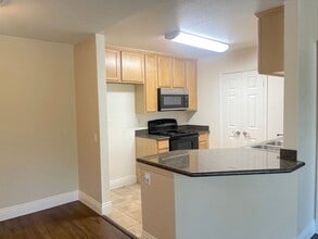 2400 Del Mar Way in Corona, CA - Building Photo - Building Photo