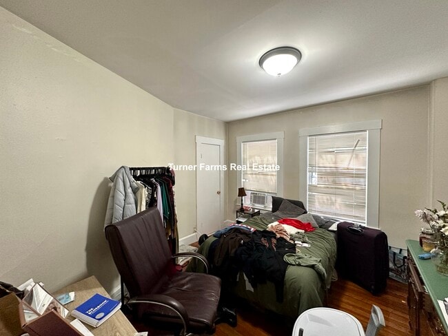 27 Forest St, Unit 1 in Cambridge, MA - Building Photo - Building Photo
