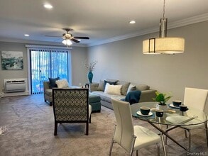 1594 August Rd in Babylon, NY - Building Photo - Building Photo