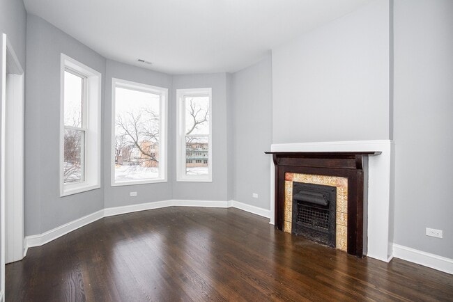 7322 S Langley Ave in Chicago, IL - Building Photo - Building Photo