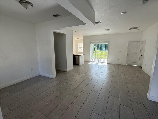 734 Hudson Valley Dr in Poinciana, FL - Building Photo - Building Photo