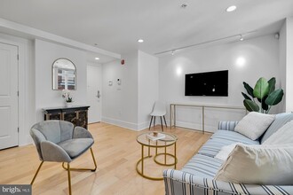 2818 Connecticut Ave NW, Unit 11 in Washington, DC - Building Photo - Building Photo