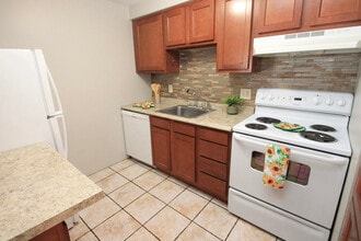 Sandy Creek in Bethel Park, PA - Building Photo - Building Photo