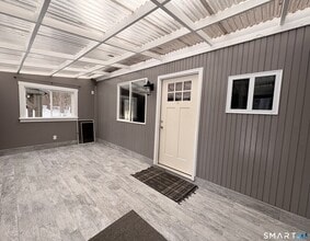 104 Cottage Rd in Enfield, CT - Building Photo - Building Photo